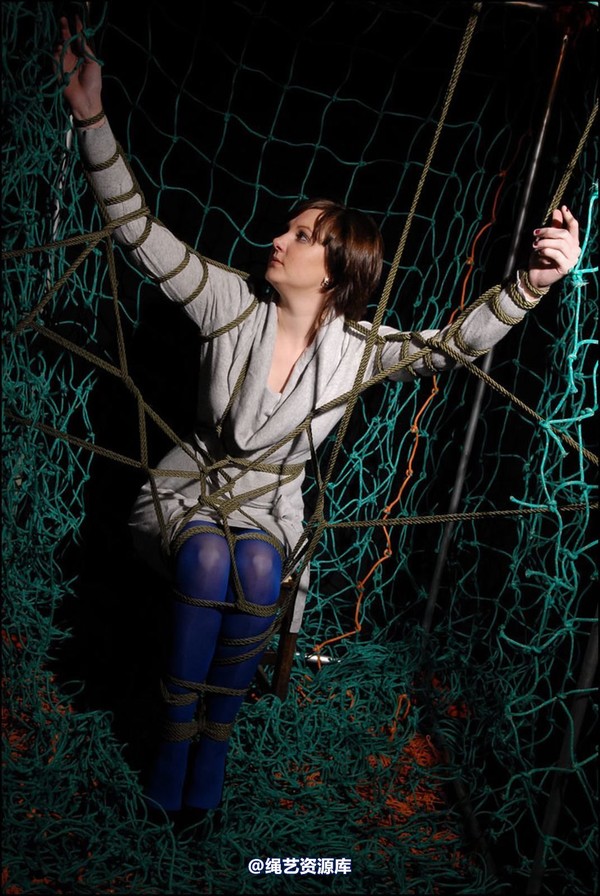 simplytied - Netted in blue tights 第 13 张图片