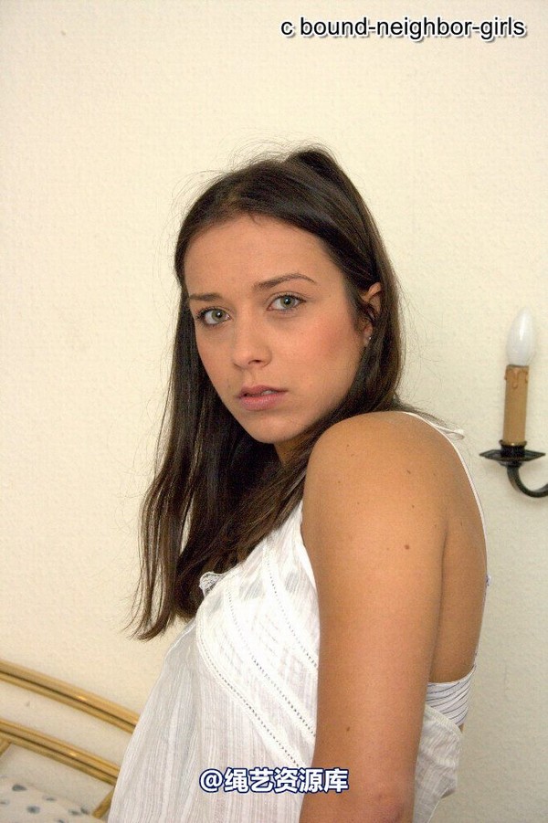 bound-neighbor-girl - Surprise when shooting with Laura Part 1 第 2 张图片