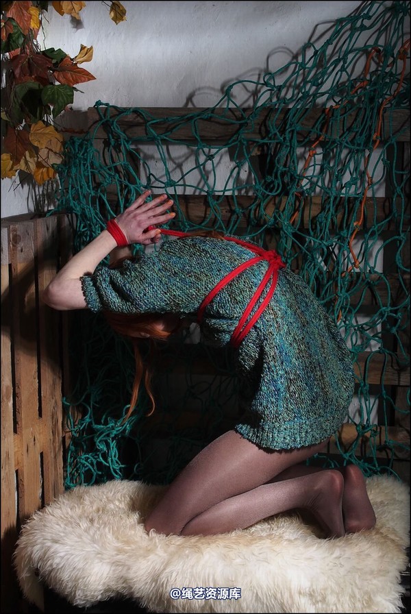 simplytied - Fawnya jumper and tights 第 15 张图片