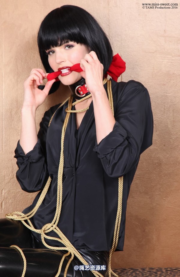 miss-sweet - ILSA IN BLACK 第 189 张图片