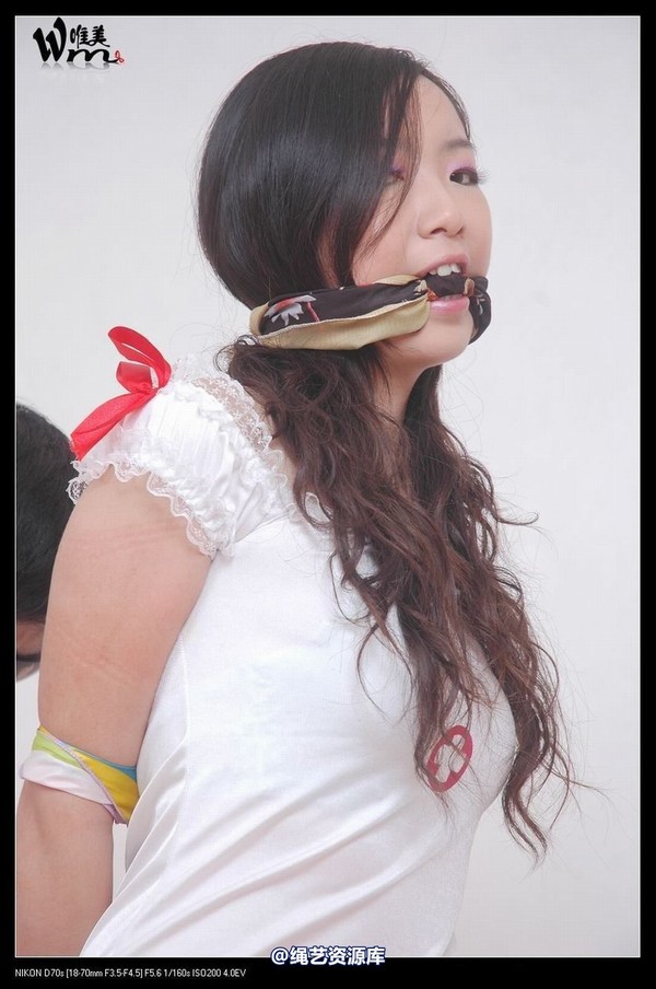 唯美之家 - 2008-11-05萧雅丝巾堵嘴 第 113 张图片