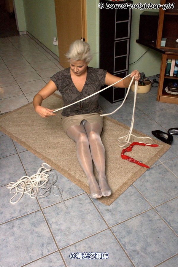 bound-neighbor-girl - Elena - Tied at home 2 第 22 张图片