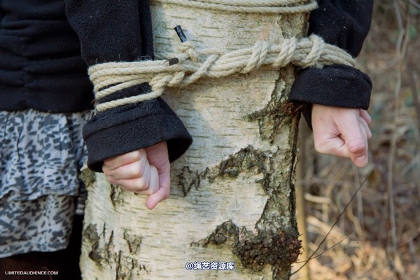 limitedaudience - 2012 scarlett stuck in the woods 第 18 张图片
