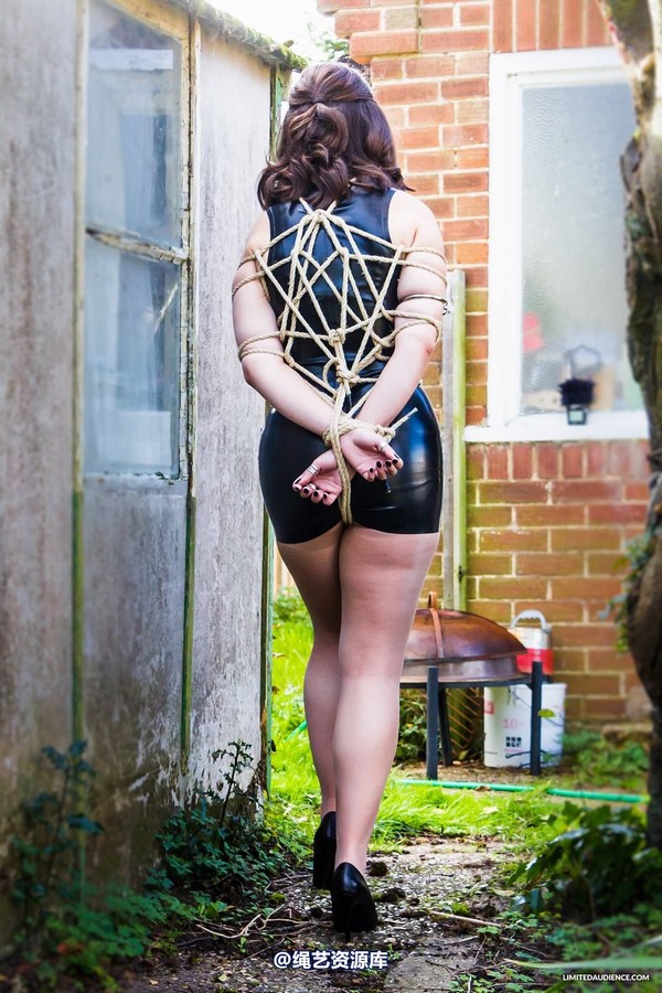 limitedaudience - 2014 freya roped in latex 第 9 张图片