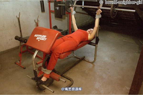 bound-neighbor-girl - Leonie must do fitness 第 7 张图片