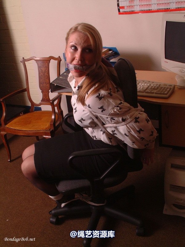bondagebob - Missey Late at the office 第 83 张图片