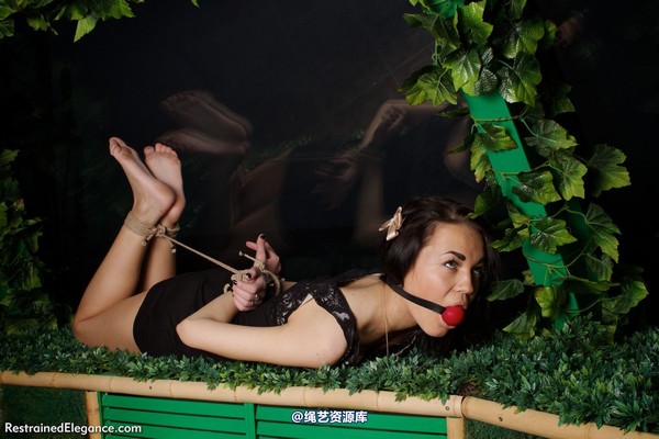 restrainedelegance - Two on One's Not Fair! 第 118 张图片