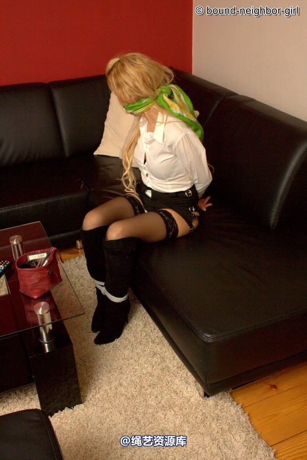 bound-neighbor-girl - Noelle - In own home captured 1 第 9 张图片