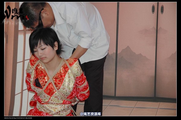 唯美之家 - 08-05-29盈盈汉服-护士装 第 245 张图片
