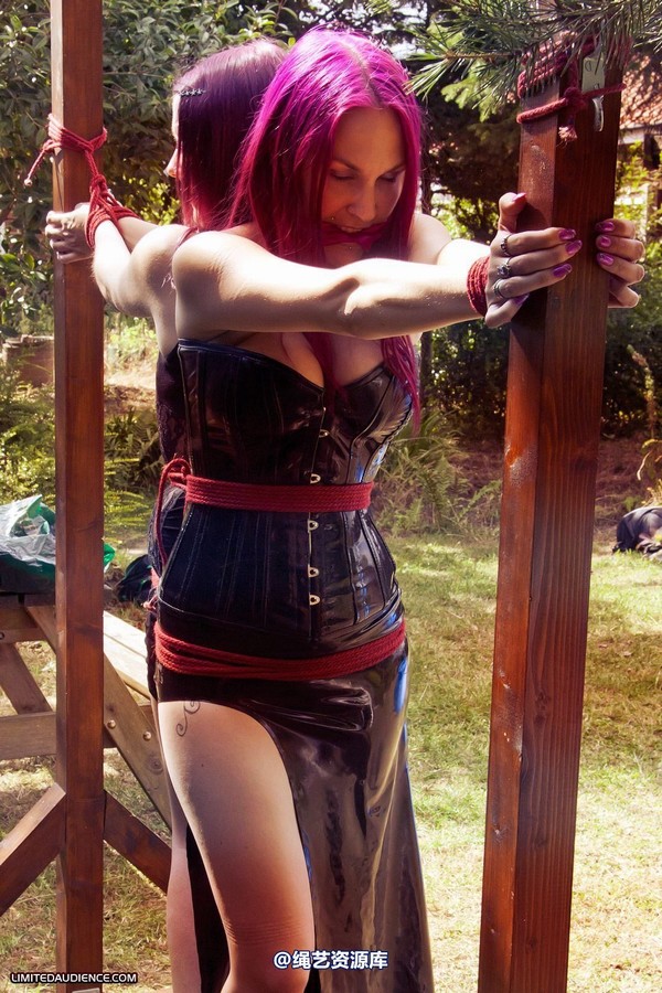 limitedaudience - 2012 elyssia violet reign two for one 3 第 11 张图片