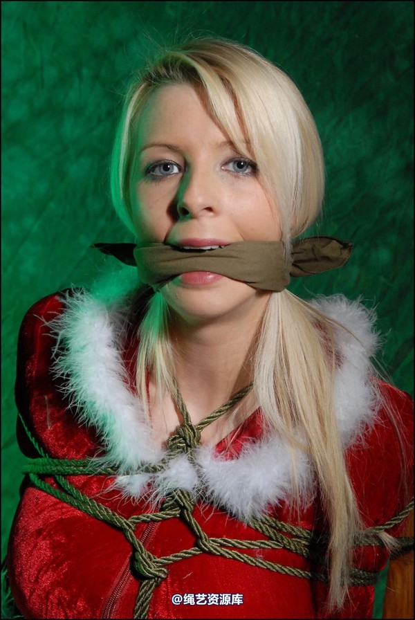 simplytied - Santas girl tied 第 39 张图片