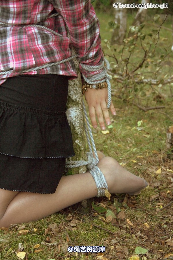 bound-neighbor-girl - Nadine - Adventure in the woods part 2 第 59 张图片