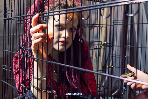 limitedaudience - 2012 beckykat six chained and caged 第 35 张图片