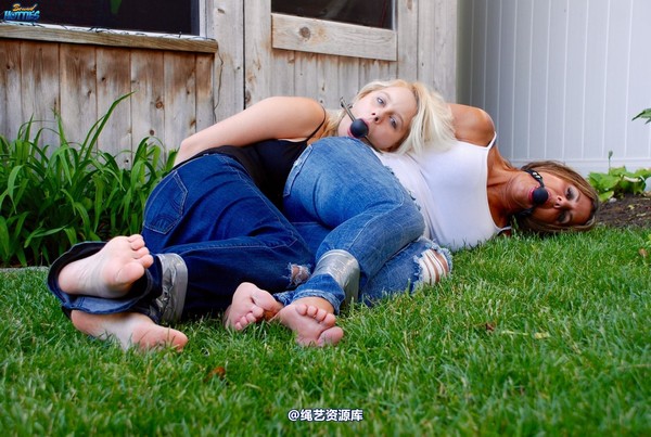 boundhotties - BROOKE & CRYSTAL 2 第 35 张图片