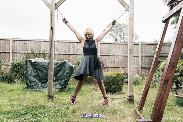 limitedaudience - 2014 kimmy louise powerless in chains 第 14 张图片