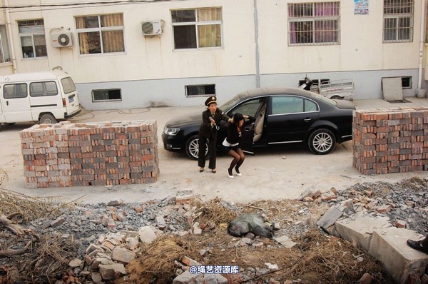 mj影视 - 倾心罪恶红唇1 第 301 张图片