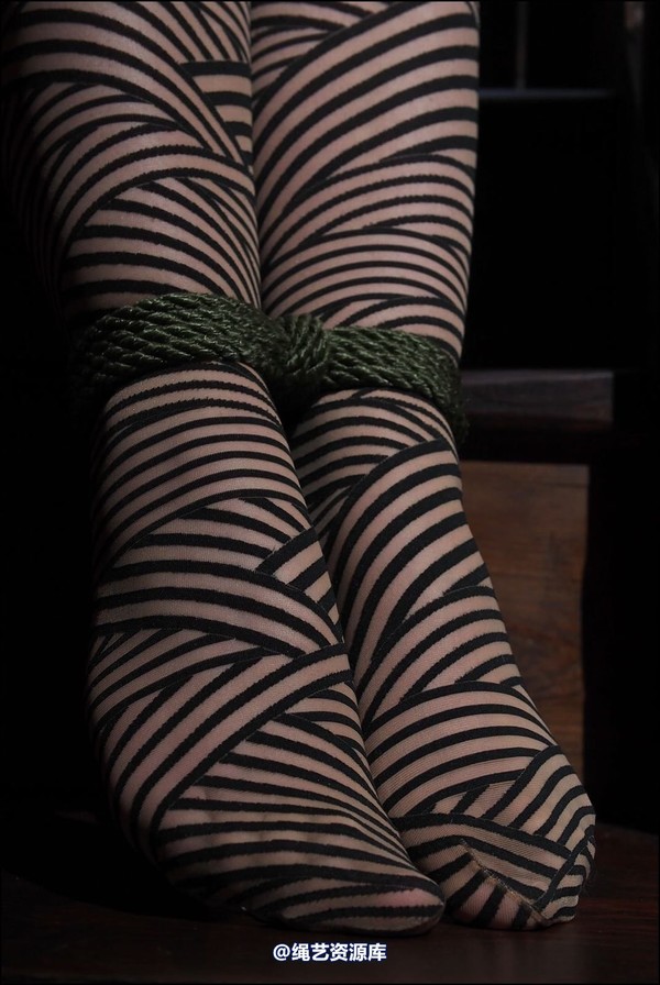 simplytied - SammieB Stair tied 第 30 张图片