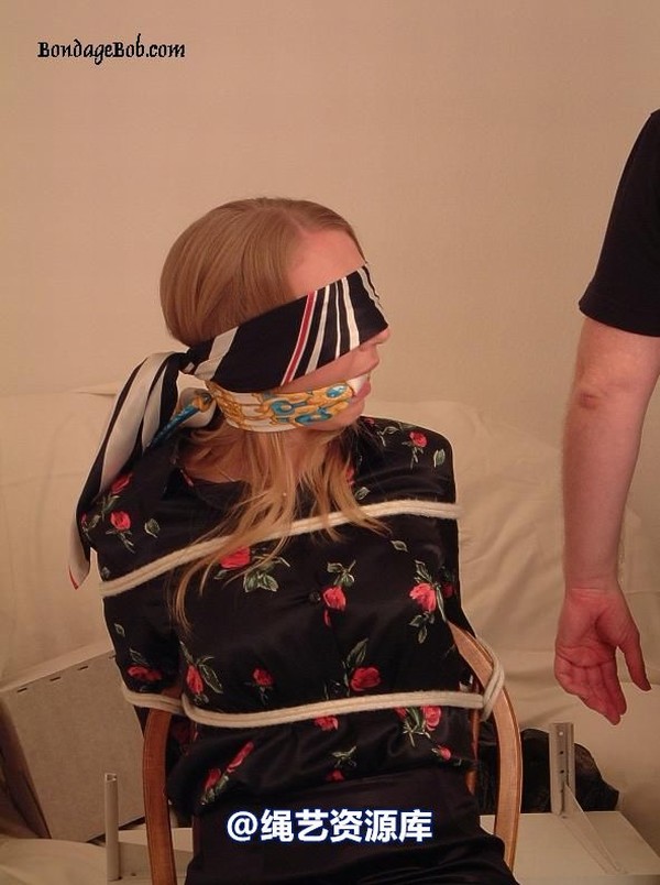 bondagebob - Missey The bank managers daughter 3 第 7 张图片