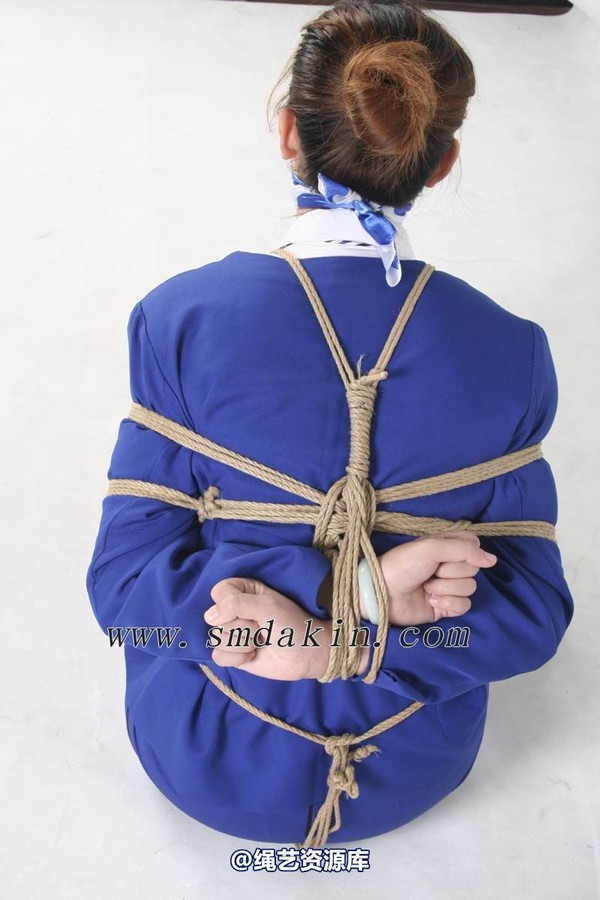 锐度主张 - 空姐服驷马捆绑堵嘴模特：嗨嗨 第 14 张图片