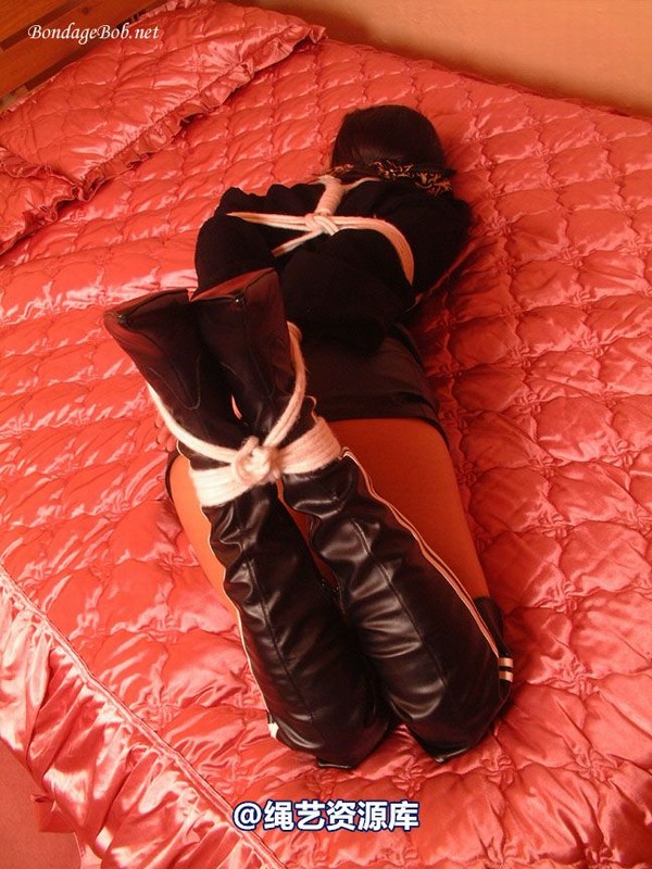 bondagebob - Olivia Shouldn't have worn those boots 第 66 张图片
