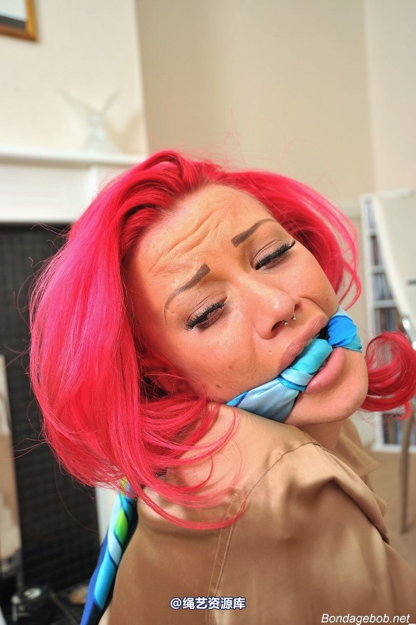 bondagebob - Becky Holt Struggles 第 100 张图片