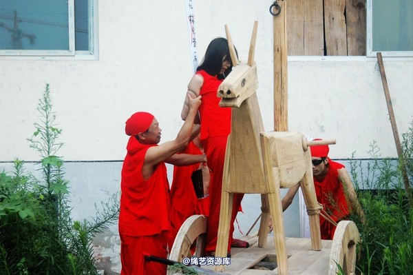 mj影视 - 血的代价-红罪衣刑场木驴斩－梅晓芳2013-08-26 第 226 张图片