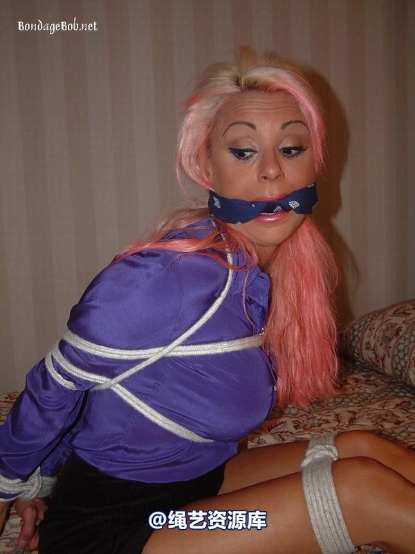 bondagebob - Stacy Burke Hotel room bound 第 18 张图片