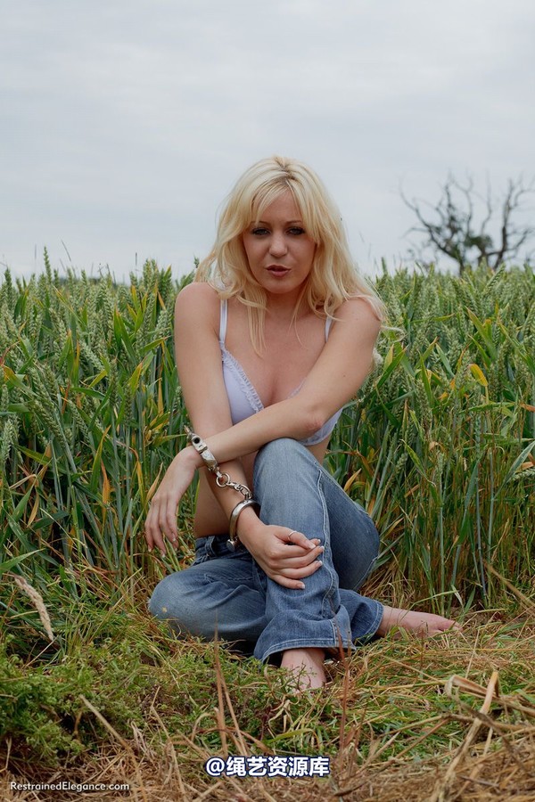 restrainedelegance - Paige in the Cornfield 第 64 张图片