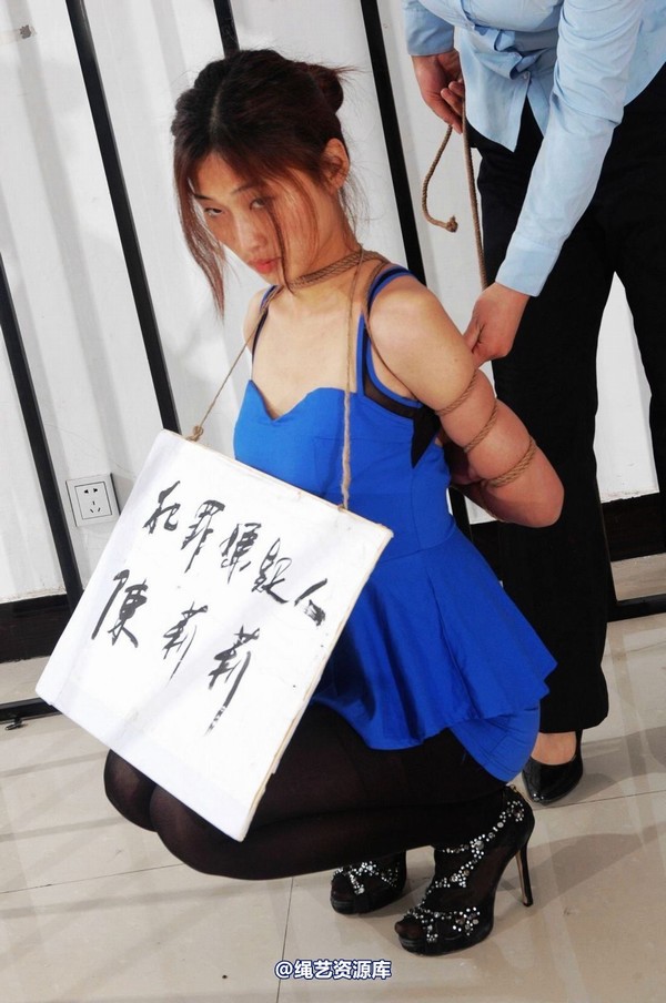 mj影视 - 倾心 前凸后翘的性感黑丝女犯-2013-03-26 第 181 张图片