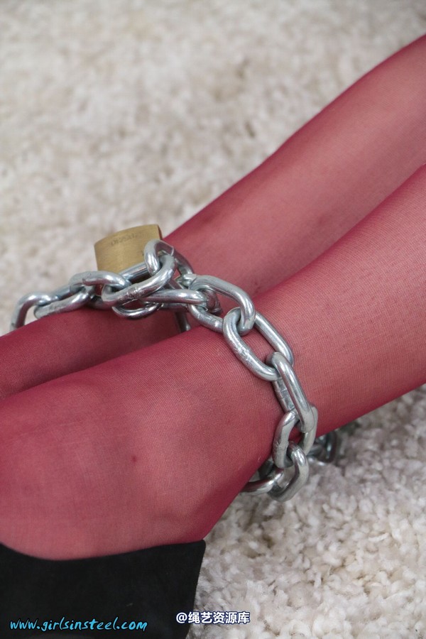 girlsinsteel - Cuffed in pantyhose 第 47 张图片
