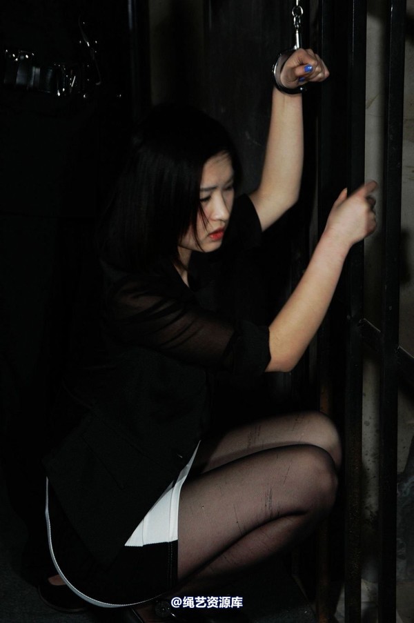 mj影视 - 梅晓枫―狱中惩戒2013-05-09 第 120 张图片