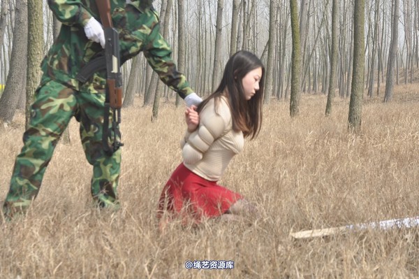 mj影视 - 车模梅晓雯 第 305 张图片