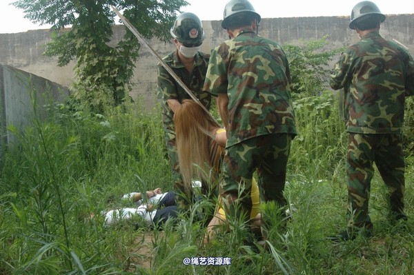mj影视 - 血的代价执行刑场 失禁战栗2013-08-26 第 129 张图片