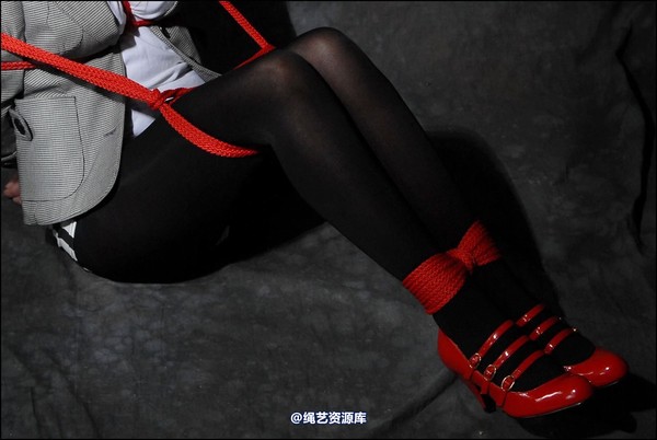 simplytied - Jinx in red shoes 第 25 张图片