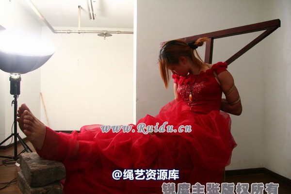 锐度主张 - 洋洋，军服，婚纱，老虎凳 第 16 张图片