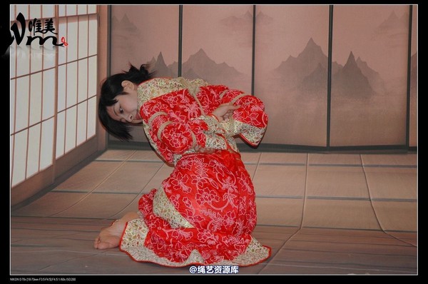 唯美之家 - 08-05-29盈盈汉服-护士装 第 18 张图片