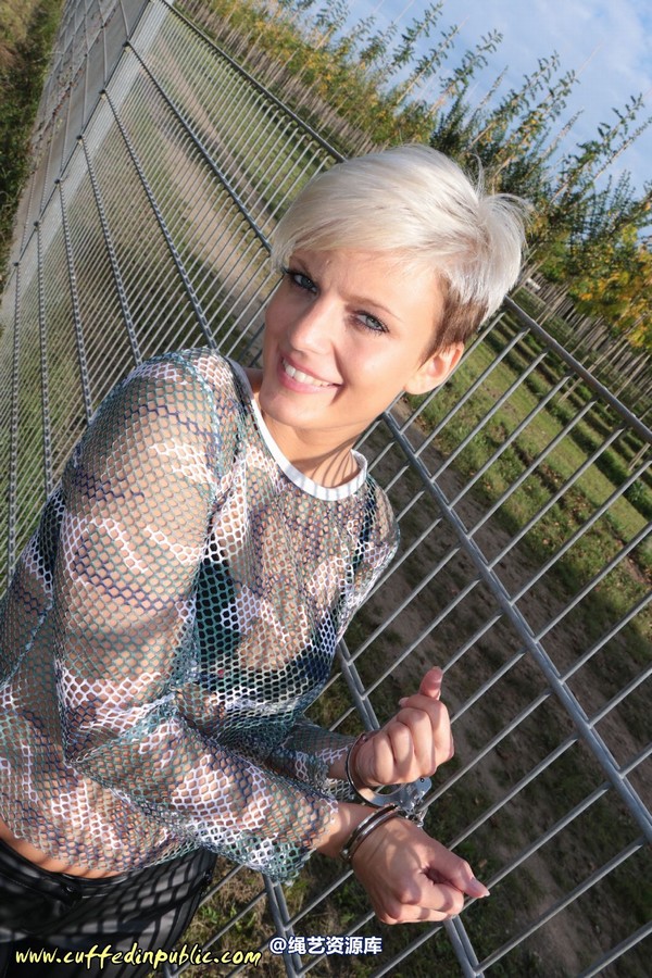 girlsinsteel - The fence problem 第 44 张图片