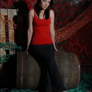 simplytied - Jinx caught over a barrel 相册封面，共 40 张图片