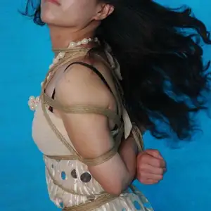 唯美之家 - 晶晶休闲五花2010-8-26 相册封面，共 72 张图片