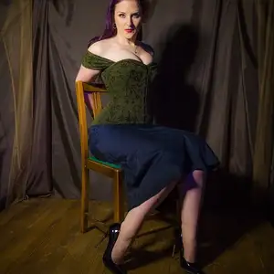 limitedaudience - 2014 caroline pierce captured damsel 2 相册封面，共 36 张图片