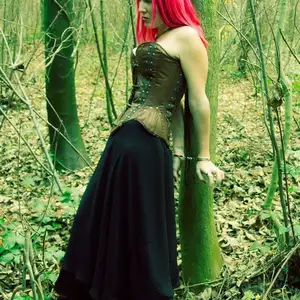 limitedaudience - 2012 elyssia cuffed in the woods 相册封面，共 34 张图片