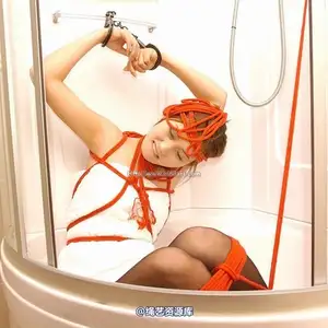 丽柜美束 - 2005-09-27 相册封面，共 36 张图片