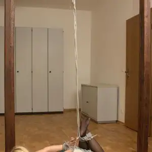bound-neighbor-girl - Bambi - Tied up at the office 4 相册封面，共 37 张图片