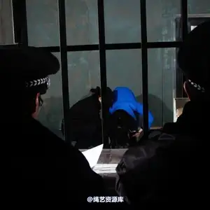 mj影视 - 故意杀人犯黄燕－绑赴刑场2013-03-28 相册封面，共 140 张图片