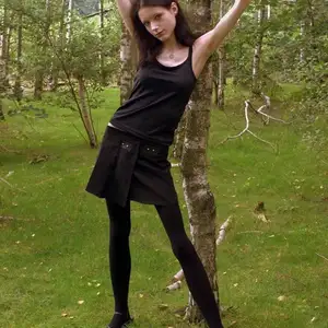 bound-neighbor-girl - Tanja - Tied up in the forest 1 相册封面，共 47 张图片