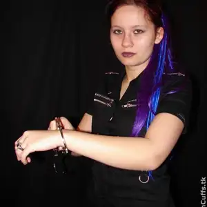 girlsincuffs - gic002 相册封面，共 75 张图片