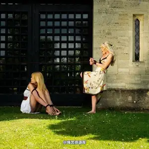 restrainedelegance - Droit de seigneur 相册封面，共 48 张图片