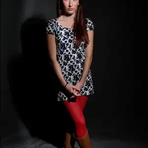 simplytied - Sophia in red 相册封面，共 40 张图片