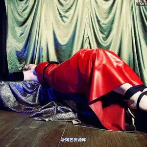 limitedaudience - 2010 raevan bound to a cross 3 相册封面，共 32 张图片