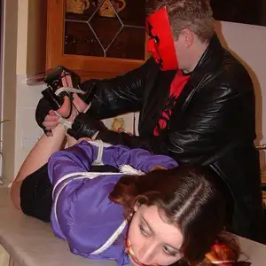 bondagebob - Jasmine De Launay The mystery intruder 4 相册封面，共 23 张图片